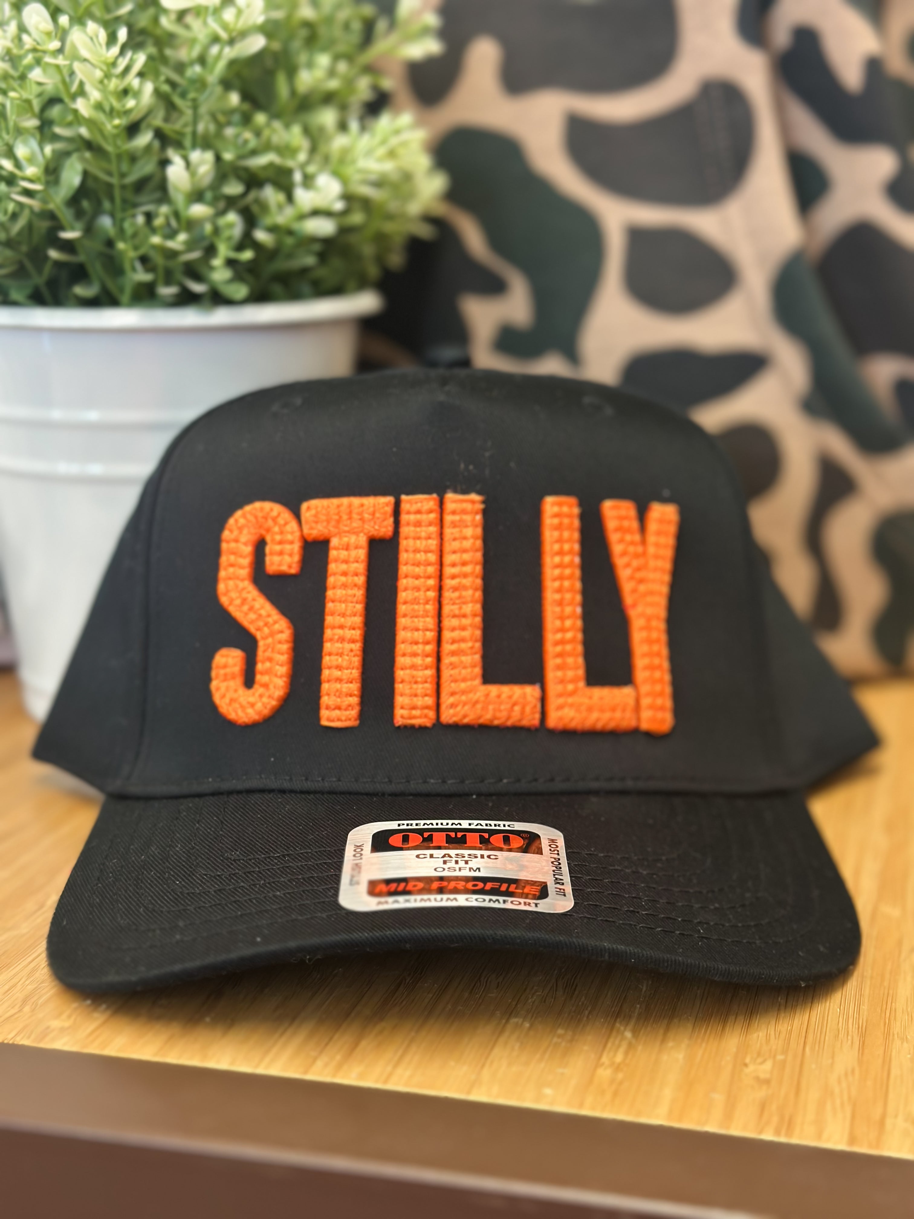 Stilly Woven Puff Trucker Hat (Black)