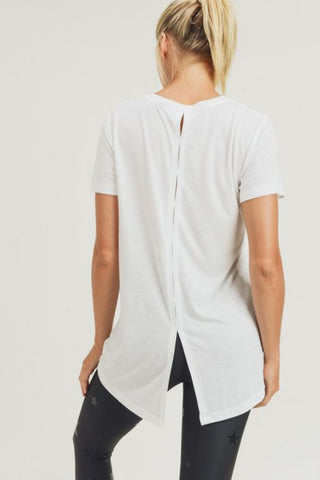 Athleisure Shirt with Vented Hi-Lo Back in Ivory